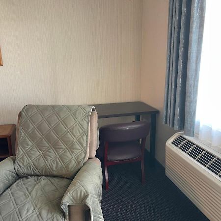 Landmark Inn Osawatomie エクステリア 写真